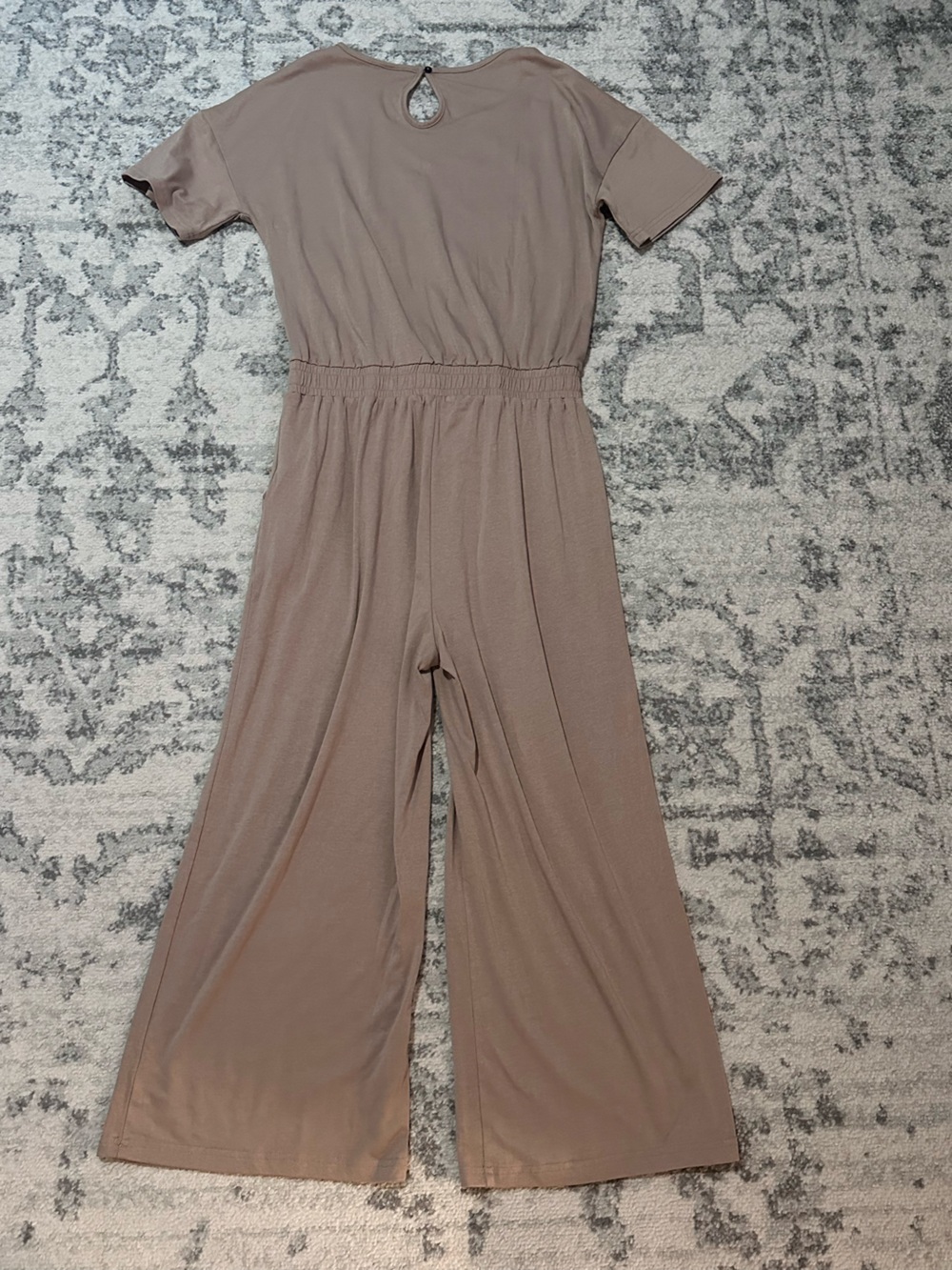 Relaxed Taupe Wide-Leg Jumpsuit with Tie Waist - Picture 6 of 8